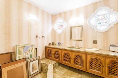 Casa à venda com 500m², 4 quartos e 4 vagas Casa à venda com 500m², 4 quartos e 4 vagasBanheiro da Suíte 1