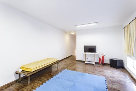 Casa à venda com 500m², 4 quartos e 4 vagas Casa à venda com 500m², 4 quartos e 4 vagasAnexo