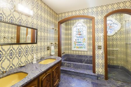 Casa à venda com 500m², 4 quartos e 4 vagas Casa à venda com 500m², 4 quartos e 4 vagasBanheiro Social