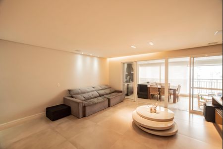 Apartamento à venda com 115m², 2 quartos e 2 vagasSala