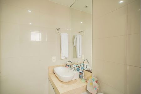 Apartamento à venda com 115m², 2 quartos e 2 vagasBanheiro da Suíte 1