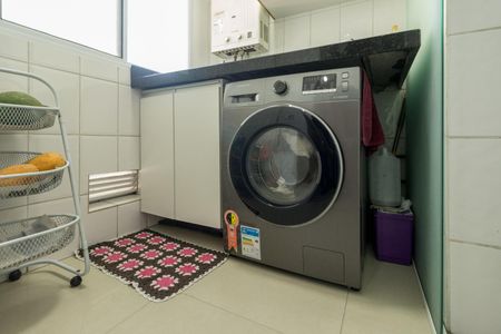 Apartamento à venda com 64m², 3 quartos e 1 vagaÁrea de Serviço