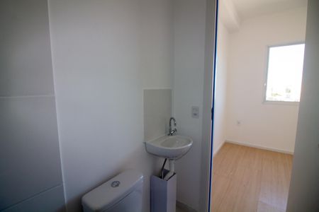 Banheiro de kitnet/studio para alugar com 1 quarto, 17m² em Santo Amaro, São Paulo