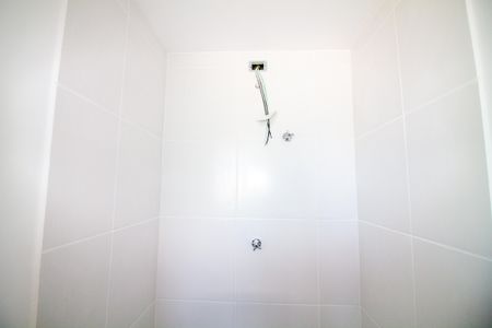 Banheiro de kitnet/studio para alugar com 1 quarto, 17m² em Santo Amaro, São Paulo