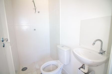 Banheiro de kitnet/studio para alugar com 1 quarto, 17m² em Santo Amaro, São Paulo