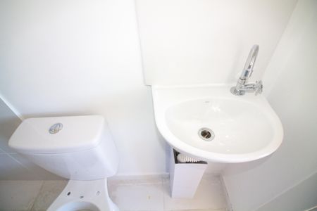 Banheiro de kitnet/studio para alugar com 1 quarto, 17m² em Santo Amaro, São Paulo