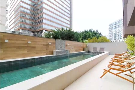 Apartamento para alugar com 24m², 1 quarto e sem vaga Apartamento para alugar com 24m², 1 quarto e sem vagaÁrea comum - Piscina