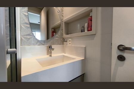 Apartamento à venda com 89m², 2 quartos e 2 vagasBanheiro da Suíte
