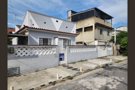 Casa para alugar com 105m², 2 quartos e 8 vagas Casa para alugar com 105m², 2 quartos e 8 vagasFachada