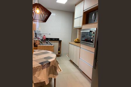 Apartamento à venda com 86m², 2 quartos e 2 vagasCozinha