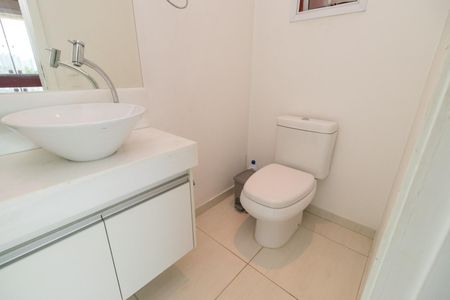 Casa à venda com 350m², 4 quartos e 3 vagas Casa à venda com 350m², 4 quartos e 3 vagasLavabo