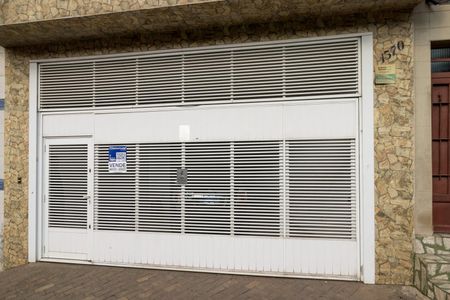 Casa à venda com 350m², 4 quartos e 3 vagas Casa à venda com 350m², 4 quartos e 3 vagasFachada