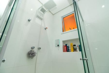 Casa à venda com 350m², 4 quartos e 3 vagas Casa à venda com 350m², 4 quartos e 3 vagasBanheiro da Suíte