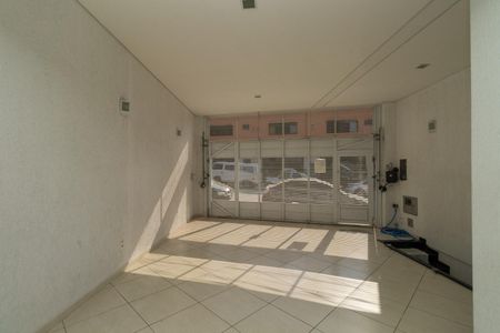 Casa à venda com 350m², 4 quartos e 3 vagas Casa à venda com 350m², 4 quartos e 3 vagasÁrea comum