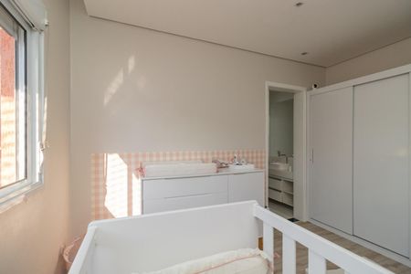 Casa à venda com 350m², 4 quartos e 3 vagas Casa à venda com 350m², 4 quartos e 3 vagasSuíte
