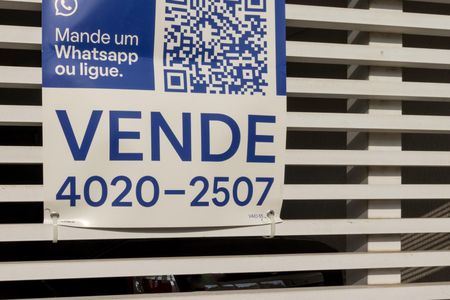 Casa à venda com 350m², 4 quartos e 3 vagas Casa à venda com 350m², 4 quartos e 3 vagasPlaca
