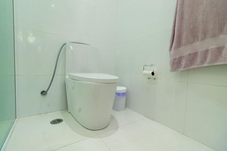 Casa à venda com 350m², 4 quartos e 3 vagas Casa à venda com 350m², 4 quartos e 3 vagasBanheiro da Suíte