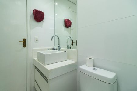 Casa à venda com 350m², 4 quartos e 3 vagas Casa à venda com 350m², 4 quartos e 3 vagasCasa 2 - Banheiro social