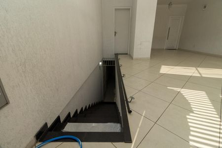 Casa à venda com 350m², 4 quartos e 3 vagas Casa à venda com 350m², 4 quartos e 3 vagasÁrea comum