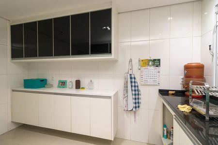 Casa à venda com 350m², 4 quartos e 3 vagas Casa à venda com 350m², 4 quartos e 3 vagasCasa 2 - Cozinha