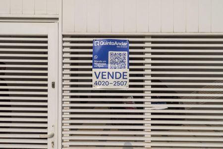 Casa à venda com 350m², 4 quartos e 3 vagas Casa à venda com 350m², 4 quartos e 3 vagasPlaca