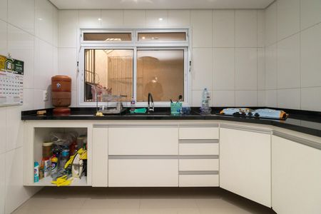 Casa à venda com 350m², 4 quartos e 3 vagas Casa à venda com 350m², 4 quartos e 3 vagasCasa 2 - Cozinha