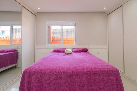 Casa à venda com 350m², 4 quartos e 3 vagas Casa à venda com 350m², 4 quartos e 3 vagasQuarto