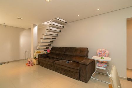 Casa à venda com 350m², 4 quartos e 3 vagas Casa à venda com 350m², 4 quartos e 3 vagasSala