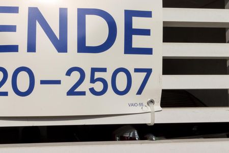 Casa à venda com 350m², 4 quartos e 3 vagas Casa à venda com 350m², 4 quartos e 3 vagasPlaca