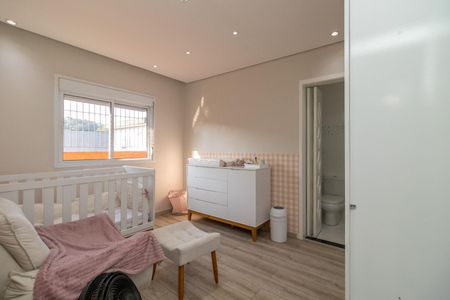 Casa à venda com 350m², 4 quartos e 3 vagas Casa à venda com 350m², 4 quartos e 3 vagasSuíte