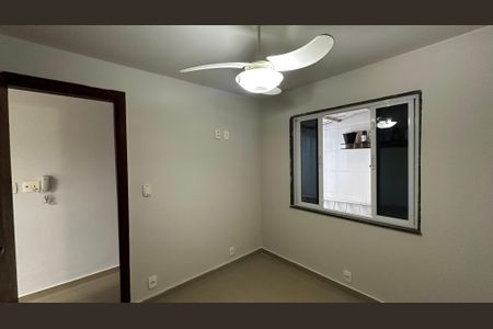 Casa de condomínio à venda com 320m², 5 quartos e 4 vagasQuarto de Serviço