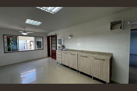 Casa de condomínio à venda com 320m², 5 quartos e 4 vagasCozinha