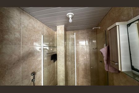 Casa de condomínio à venda com 320m², 5 quartos e 4 vagasBanheiro externo