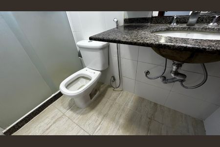 Casa de condomínio à venda com 320m², 5 quartos e 4 vagasBanheiro da Suíte 1