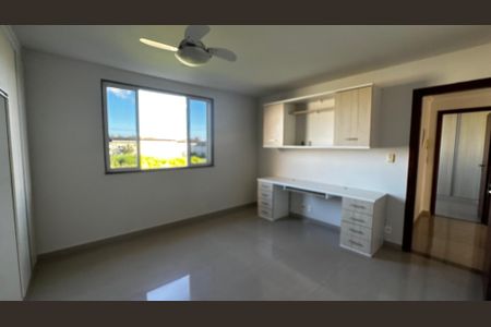 Casa de condomínio à venda com 320m², 5 quartos e 4 vagasSuíte 3