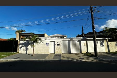 Casa de condomínio à venda com 320m², 5 quartos e 4 vagasFachada