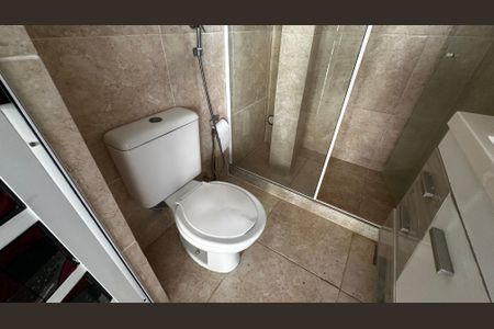 Casa de condomínio à venda com 320m², 5 quartos e 4 vagasBanheiro externo 