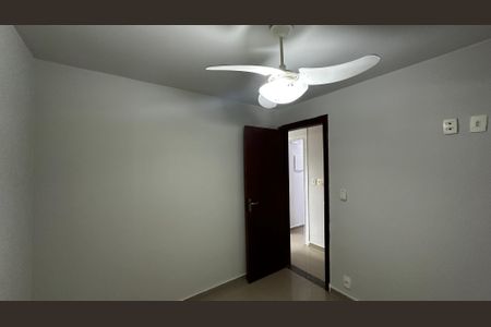 Casa de condomínio à venda com 320m², 5 quartos e 4 vagasQuarto de Serviço