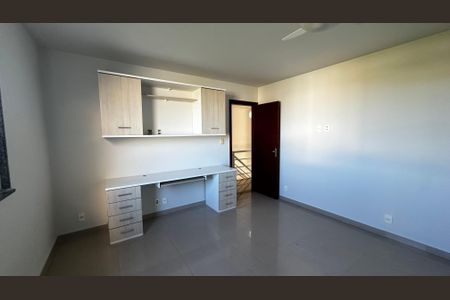 Casa de condomínio à venda com 320m², 5 quartos e 4 vagasSuíte 3
