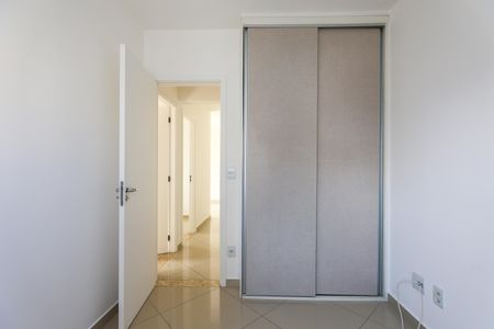 Apartamento à venda com 72m², 3 quartos e 2 vagasQuarto 2