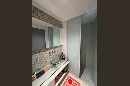 Apartamento à venda com 70m², 2 quartos e 2 vagas Apartamento à venda com 70m², 2 quartos e 2 vagasBanheiro