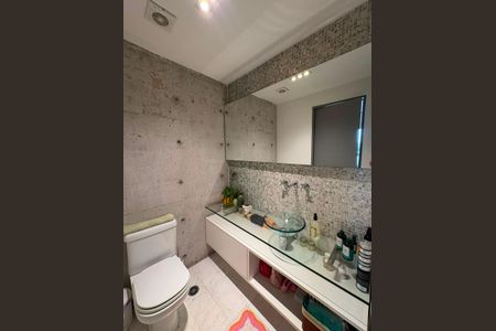 Apartamento à venda com 70m², 2 quartos e 2 vagas Apartamento à venda com 70m², 2 quartos e 2 vagasBanheiro