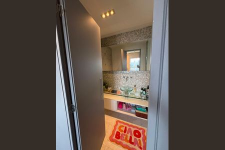 Apartamento à venda com 70m², 2 quartos e 2 vagas Apartamento à venda com 70m², 2 quartos e 2 vagasBanheiro