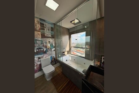 Apartamento à venda com 70m², 2 quartos e 2 vagas Apartamento à venda com 70m², 2 quartos e 2 vagasBanheiro
