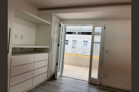 Apartamento para alugar com 200m², 3 quartos e sem vagaQuarto