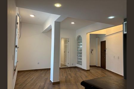 Apartamento para alugar com 200m², 3 quartos e sem vagaSala