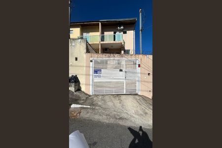 Casa à venda com 109m², 3 quartos e 2 vagasFachada externa