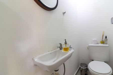 Casa à venda com 109m², 3 quartos e 2 vagasLavabo
