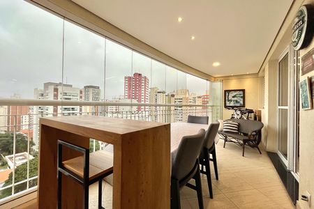 Apartamento à venda com 121m², 3 quartos e 2 vagasVaranda