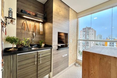 Apartamento à venda com 121m², 3 quartos e 2 vagasVaranda